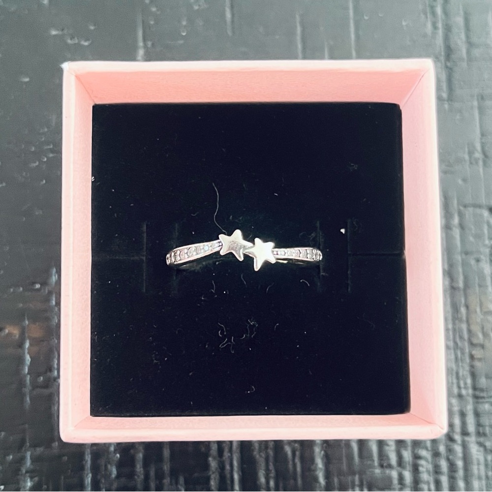 Pandora Shooting Stars Sparkling Ring!
